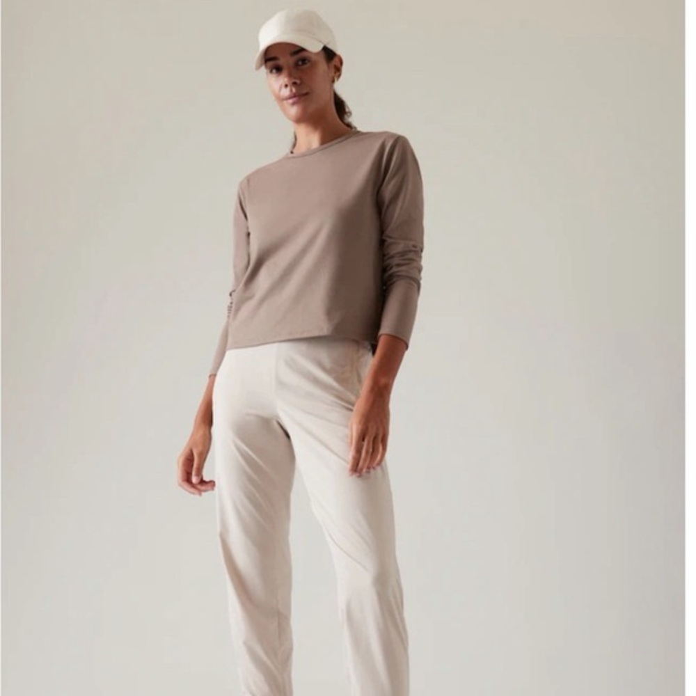 Athleta Essential Long Sleeve Top M Taupe Brown Crew Neck Basic Layering